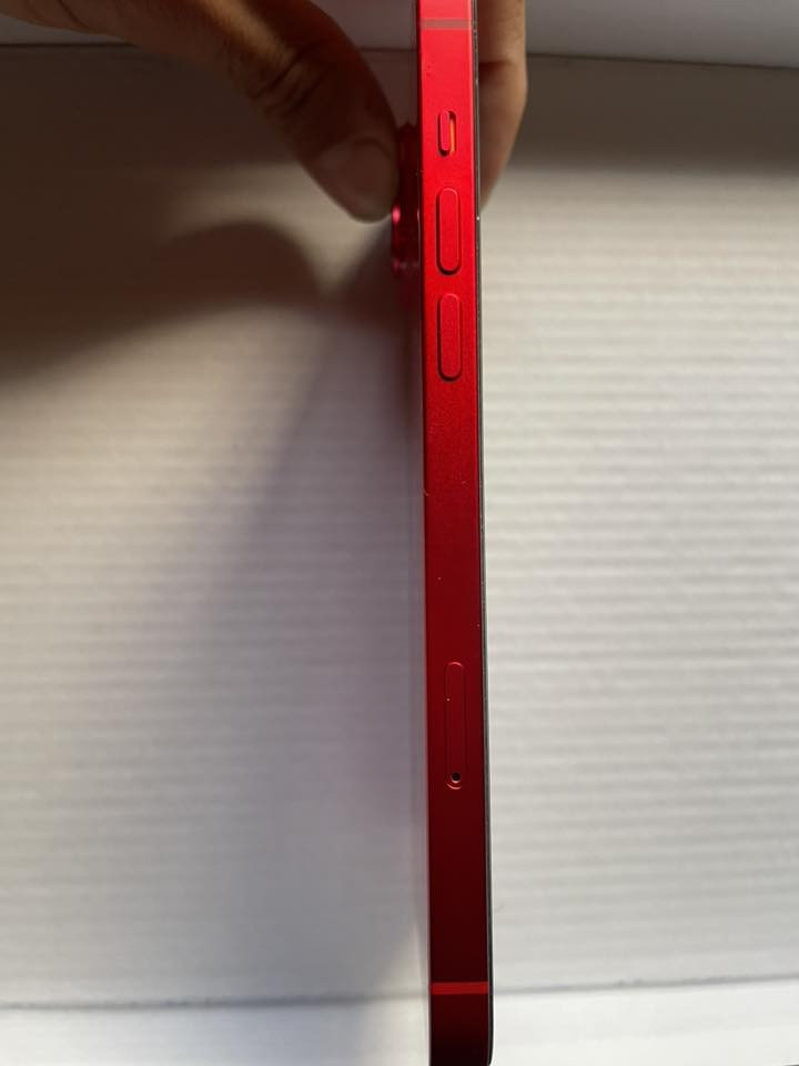 السلام عليكم ايفون 14 plus للبيع ذاكره 256 بطارية 85% حقيقيه ما معلايه والجهاز برغي ممفتوح بي وكلش نظيف ومو مال باله  وملحقاته ويا مكاني بغداد  للاستفسار رقمي : ***********
