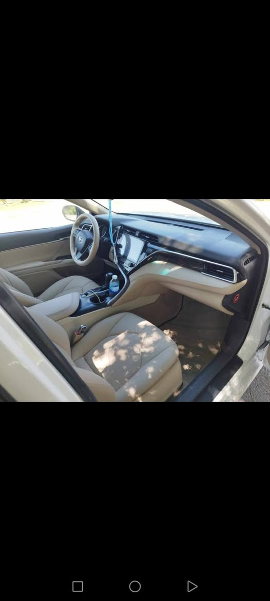 سلام عليكم كاميري تكسي دبي هايبرد   2019 محدث 2022 سياره رقم بغداد بيهه بل جاملغ الخلفي ضربه وباب وره سايق مكينه وكير مكفوله ١٣٥ ورقه مكاني ديالى خانقين ***********
