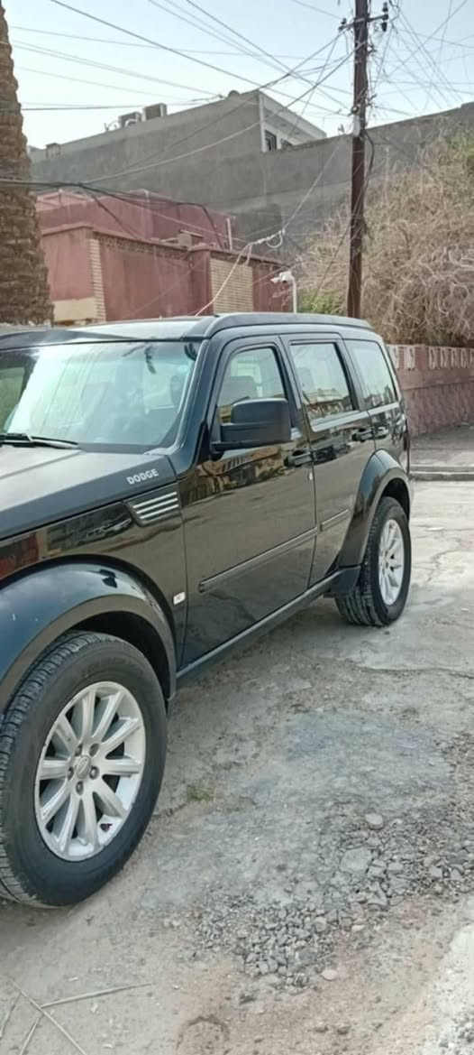 دوج نيترو 2008 محرك 4الالف 6سلندر كلين ما عدى شبر بالباب البصف السايق صبغ محوره غاز تشتغل بانزين وغاز  يعني يمك دمه وبكيفك تمشي بانزين أو غاز للاستفسار مراسله خاص او واتساب  ***********
