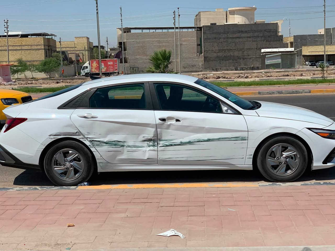 سلام عليكم شباب تقييم بما يرضي الله
💌🧧سياره جديده جداً ريحة شركه بيه🧧💌

سياره اليوم هذا  حادث صار بيه جاملغ امامي يجي بارد وبابين تبديل جاملغ داير يصير صبغ بي

-مواصفات سياره وارد امريكي محرك 2000 دوش

-مديل 2025 دخول جديد

-رقم اربيل بسم شركة

-مواصفات عاديه سويج داخل اسود

-ماشيه 22 الف كيلو مو ميل
-حادث سياره تخريب بل بنيد فقط
-لا ارباك ولا حادث كلشي كفاله عدى الي صار بيه
-سياره معروضه للبيع قيم بمايرضي الله
حادث سياره كلش بسيط مرفق بل صور
رقمي ***********
