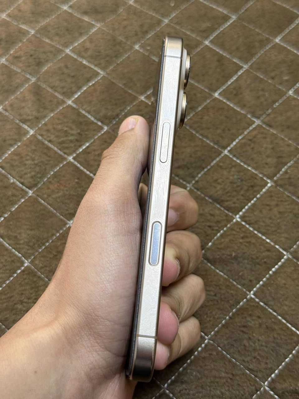 للبيع ايفون16برو
ذاكره 256
بطاريه92
بدون ملحقات
جهاز شرق اوسط ماستر
بعده بالضمان 
جهاز نضيف
رقم***********
سعر مليون وميه30
يعني1130
