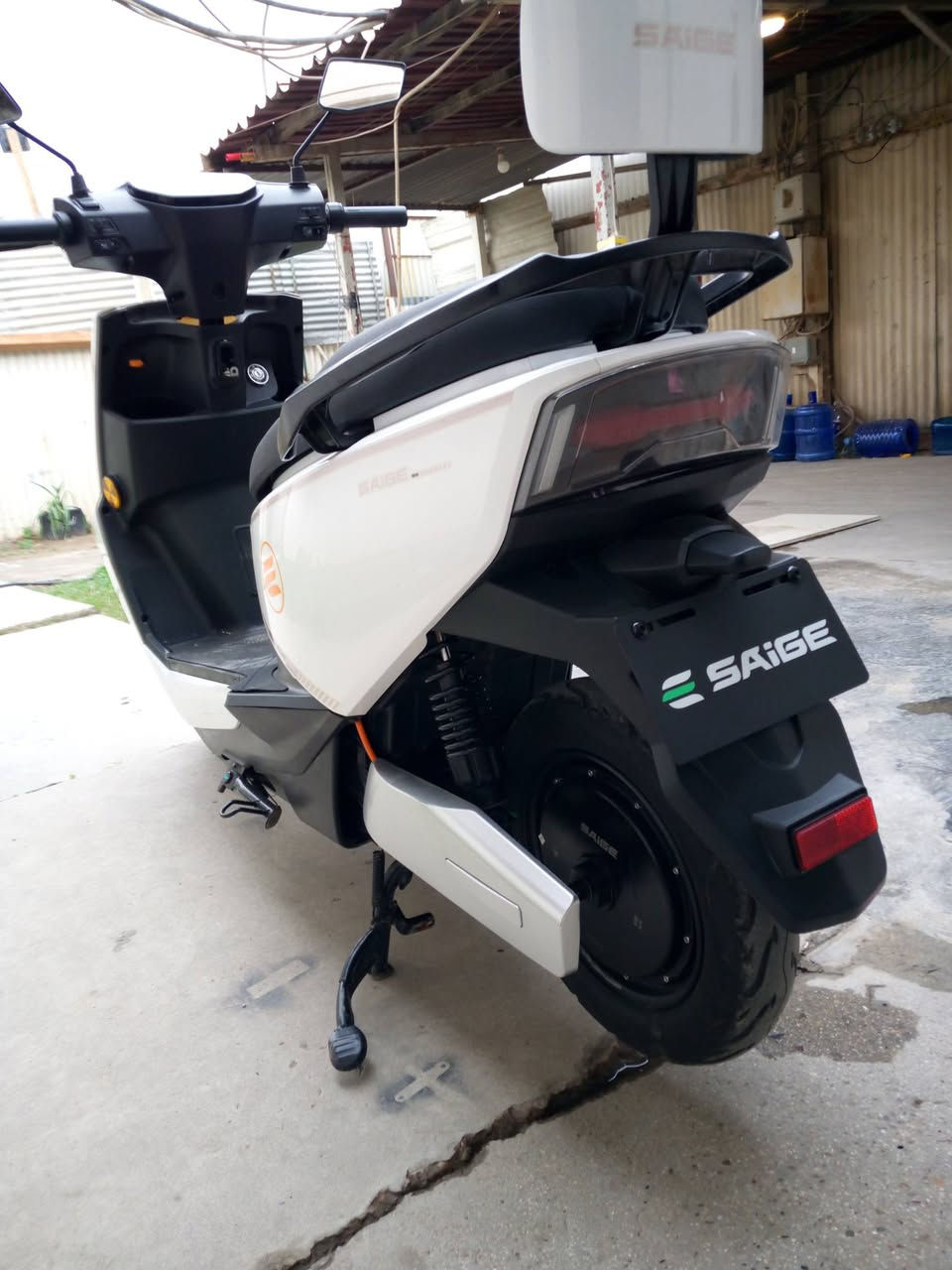 سلام عليكم سكني شبح موديل٢٥للبيع كفاله حتى من الشخط استعمال شهر إذا مو اقل وصل شراء موجود مماشيه شي قليل ٦بطاريات كبار ملف ١٠٠٠واط كل ملحقاتها موجوده سعرها٥٥٠وبيها مجال مكاني بغداد قرب متنزه الزوراء اي استفسار *********** وتساب غير متواجد على فيس اوماسنجر
