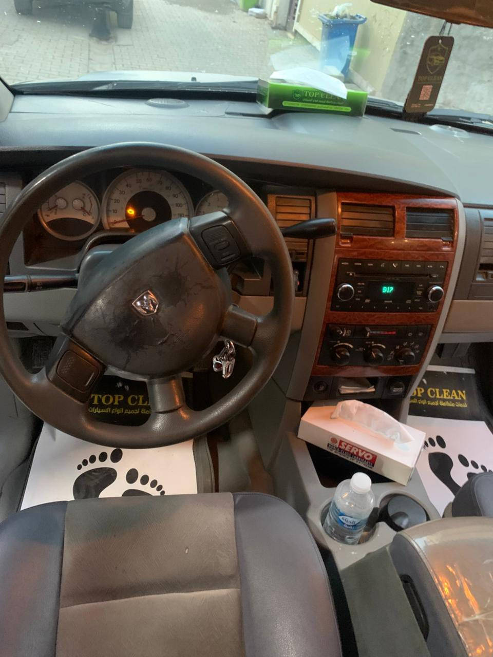 سلام عليكم
سيارة للبيع 
دوج دورنكو 2008 SLT
محرك وكير جديدات خير من الله 🧿
محرك6سلندر 3700
الداخل جديد الارضية جلد جديد 
سيارة رقمها بغداد (الانكليزي) وهزة بشهر السابع الماضي
شرط تحويل ثاني يوم 
الون رصاصي السيارة مصبوغة (حزام)
السيارة خير من الله 🧿
السعر 95 وبيها مجال للطيبين 
الرقم ***********
