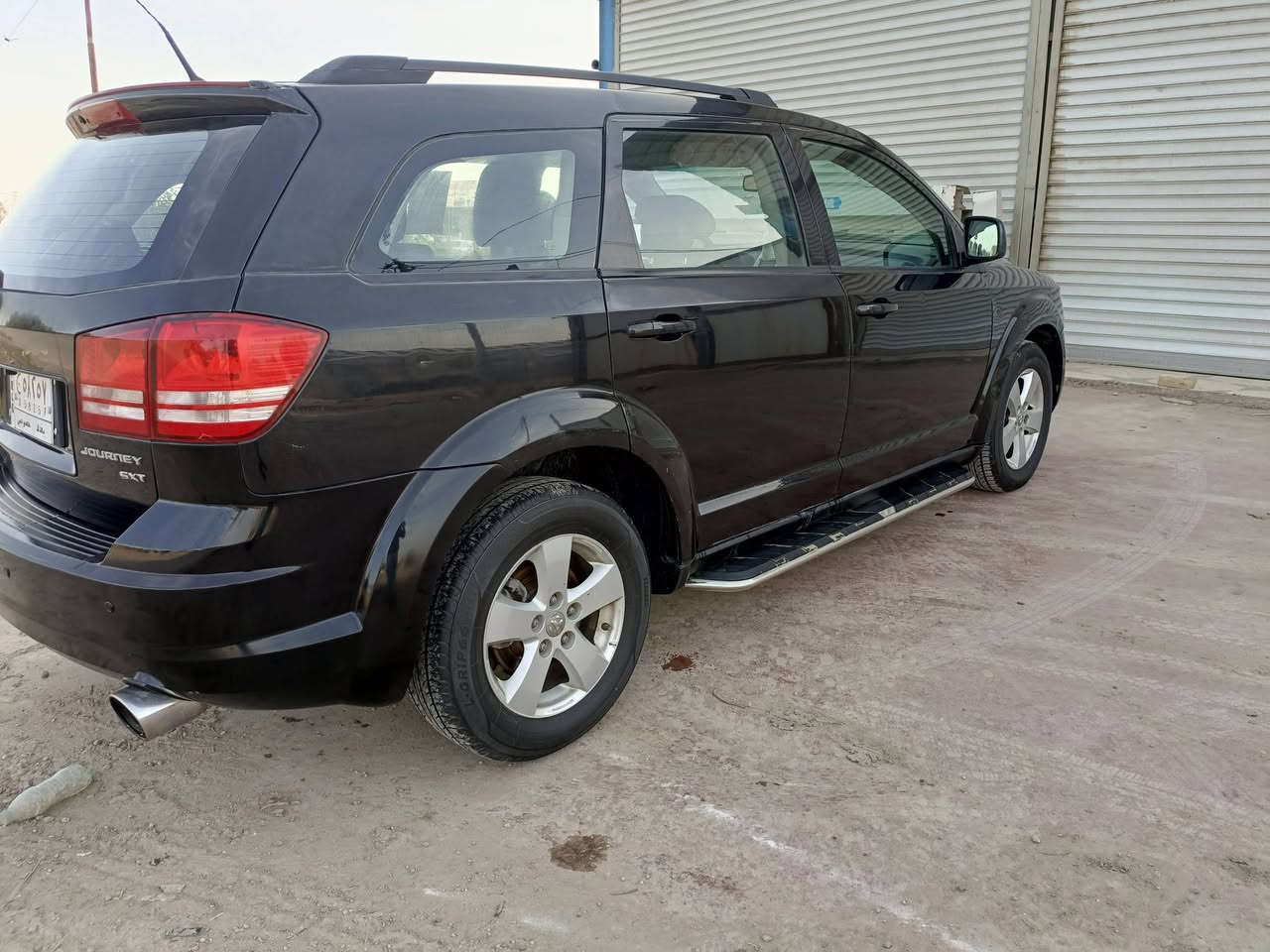 السلام عليكم جورني للبيع موديل 2011 رقم بغداد مشروع وطني سيارة جديدة وجاهزة مكينه 7سلندر 7 راكب جاهزه مكينه وكير وحداديه وتخم تاير كله جديد تبريد ثلج بيها صبع بل صفحه لسعر 93 لمكان بلقاسم ***********
