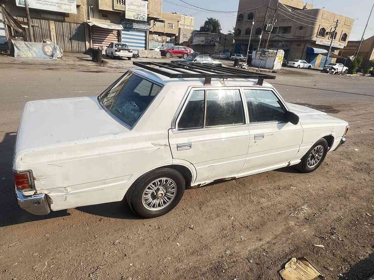 سلام عليكم جمعه مباركه على الجميع 
سوبر كراون للبيع موديل 82 
سياره نضيفه كير ومكينه خير من الله 
محرك ونجي صدر امامي خلفي نضيف 
رقم بغداد إنكليزي 
سنويه الحد نهايه 2030 
مكان السياره بغداد 
السعر 40وبيها محال 
***********
