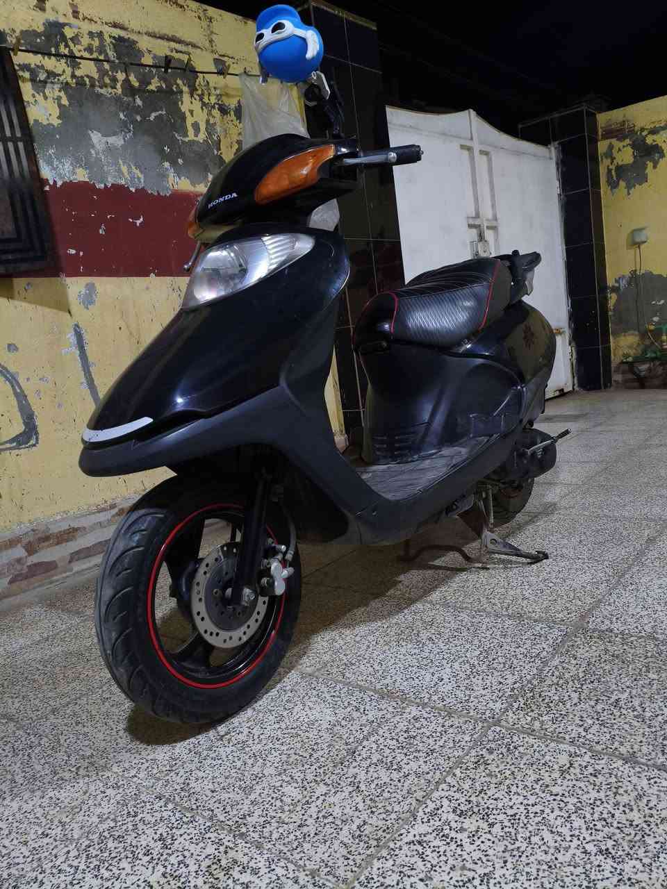 سبيسي ياباني مكينه مامشرومه فقط رايمر ومابيه اي شي مبدل كله مكفول وشرط الفحص ومكينه ناعمه كلش السعر ٨٠٠ وبيه مجال بسيط ***********
