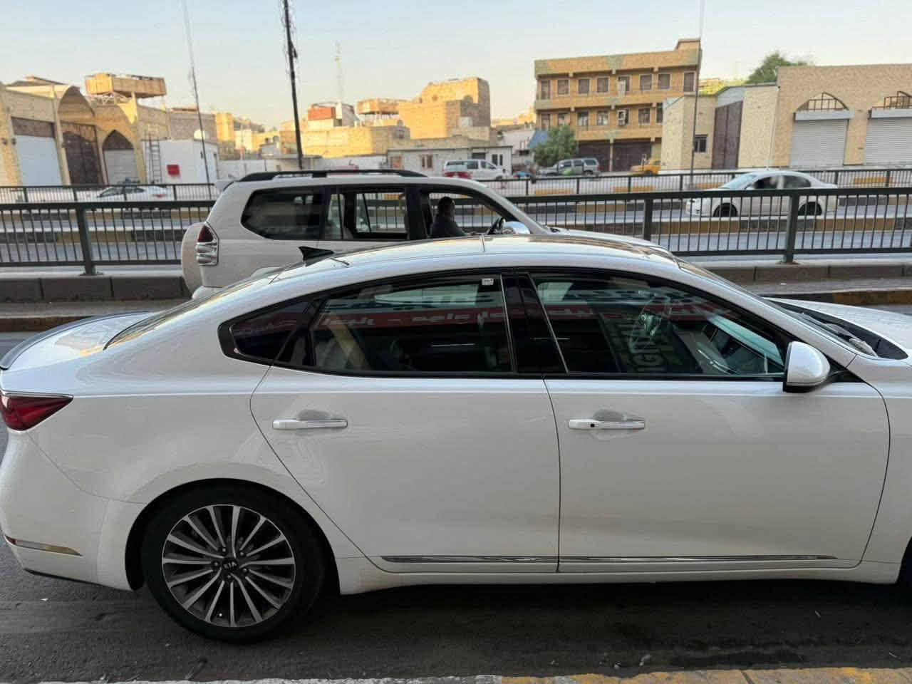 السلام عليكم
كيا كادينزا2018
 رقم   بغداد تحويل مباشر 
السياره ماشيه 168ميل
مكينه 6 سلندر  3.3 
مواصفات 
بصمه و دخول ذكي
لايت زنون ٣ عدسات 
 بانوراما
اناره ترحيب 
الصندوك ذكي 
شاشه اندرويد اوتو و كار بلي 
سماعات هارمن كاردن 
تبريد امامي منفصل 
تبريد قطعتين
حساسات اماميه خلفيه جانبيه 
كامرات ٣٦٠ درجه
نظام مغادره خط السير 
مثبت سرعه متفاعل
تحذير من تصادمات اماميه
كشنات امامي تدفئه
كشنات امامي كهرباء 
اوتو هولد 
هاند بريك  دوسه
مري قلاب على البك 
٤ وضعيات قياده  
ستيرن تحكم جهتين
ويل ١٩ و تايرات جدد 
صدر امامي خلفي 
وبعد اكو مواصفات
حادث فقط  الصفحه اليسره جاملغ وباب مع تكحيلات بسيطه
 السعر 166$وبيها مجال للطيبين
مكاني بغداد العامريه
*********** للتواصل
