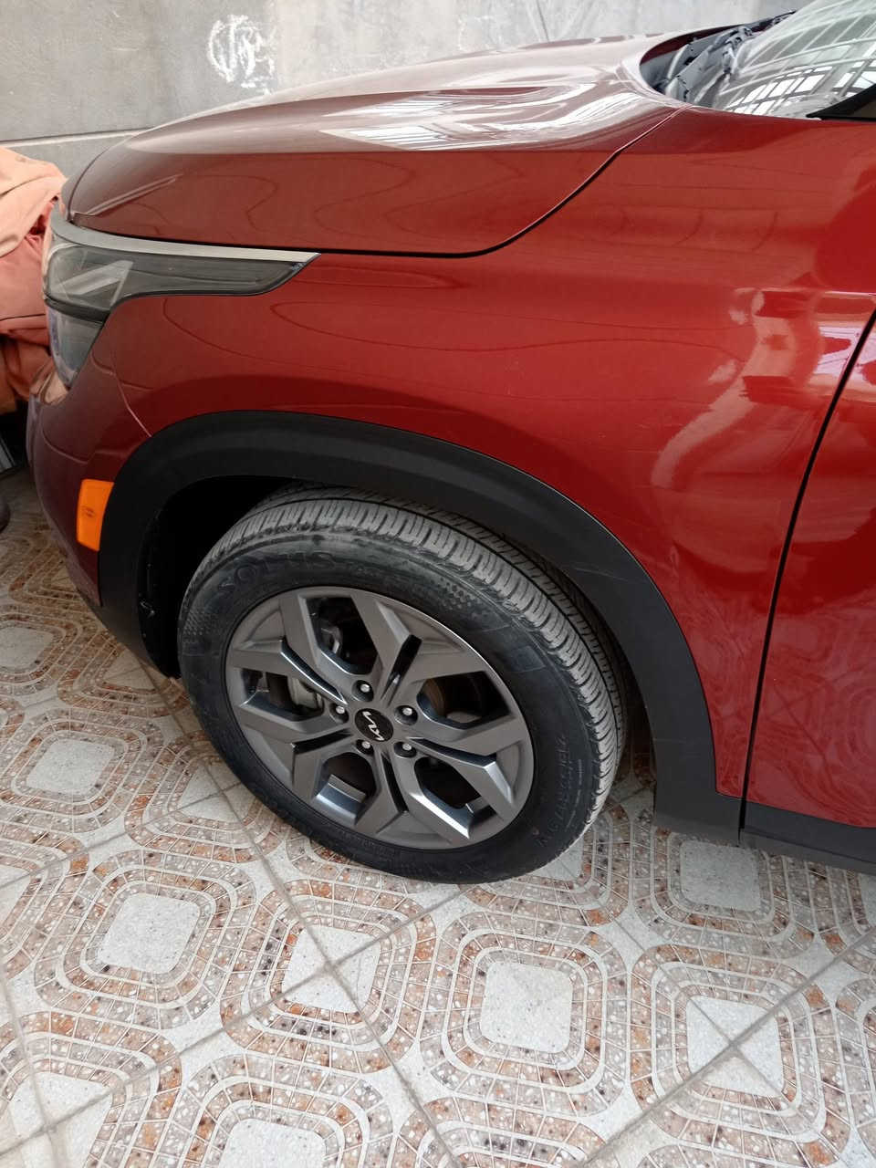 كيا سيليتوس  لون احمر  فئة S موديل٢٠٢٤ وارد امريكي بدون رقم ليبل واحد بجم كبس سونار متوفر للسيارة جديد بدون صبغ بدون تبديل اي قطعة بدون ايرباك محرك ٢٠٠٠ دوش حادثها بارد فقط السيارة بدون رقم ومكانها بالحلة
صور الحادث والسونار وصور حادث امريكا بالمنشور اي
تفاصيل  واتساب على هذا الرقم
***********
https://bidexport.com/vehicle/42333105/2024-kia-seltos-kndeu2aa6r7498593
