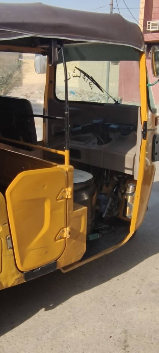 تكتك 21 بيه ضربه بس يم الباب
موضحه 

باقي كفاله ومحرك بس بوشه وبستم 

رقم نكليزي بسميً

مكاني كربلاء

سعر ٧٨٠٠
***********

وبيه مجال قليل جدا حك جية
