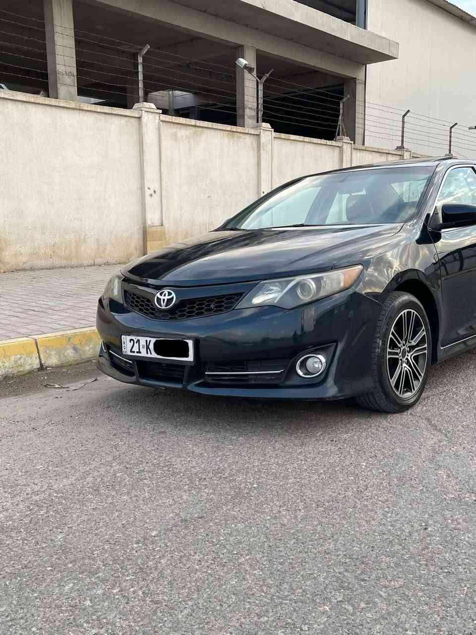 السلام وعليكم كامري 2012 بيه قطعتين صبغ مثل مموضح بالسونار السياره se فول للاخير كشتات تدفئه تبريد تجكمات ستيرن السعر 125 وبيه مجال بسيط للاستفسار *********** متوفر واتساب او خط
