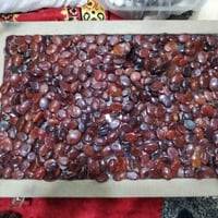 عقيق يماني أحجام وصط وصغيره طبيعي شرط غير معالج عدد ٤٨٦ قطعه سعر ٥٠٠ ا...