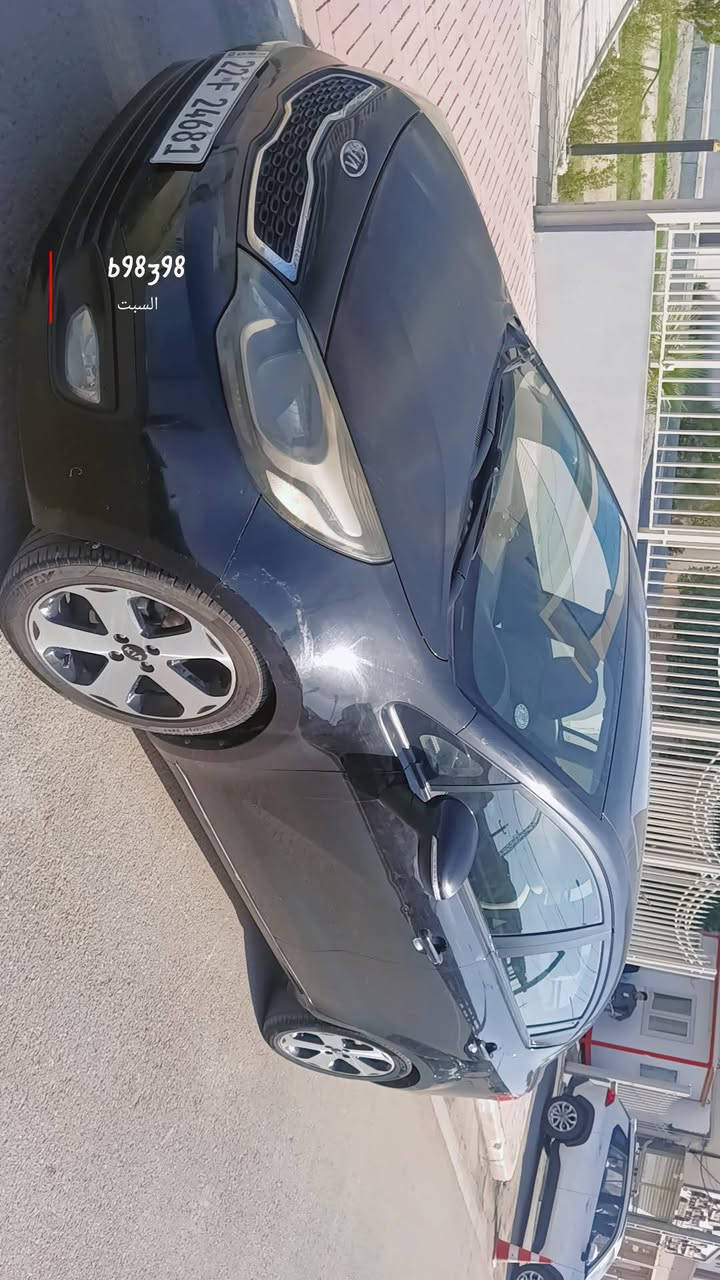 السلام عليكم.كيا ريو موديل 2012 خليجي مكفوله السونار موجود محرك 1600 دوش  فتحه تحكمات ستيرن مري شفط
بيها مكانين بارد فقط  باسمي تحويل مباشر السعر 91 وبيها مجال للاستفسار ***********

