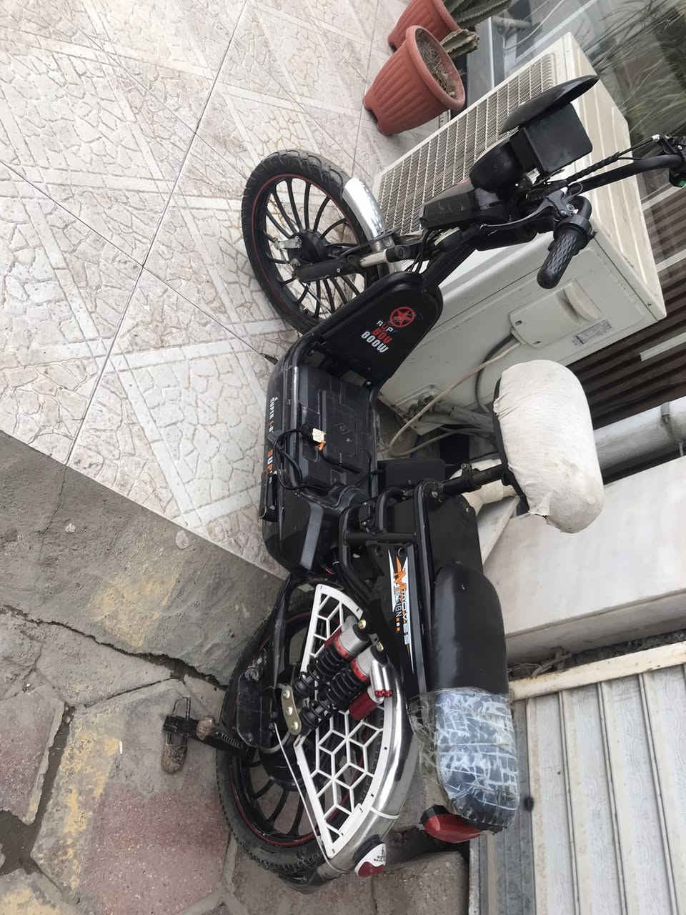 سلام عليكم مطور شحن للبيع بطاريات شرط كهربائيات شغاله كله سعرو ٢٢٠ وبي مجال نتصل عل رقم او وتساب ***********
