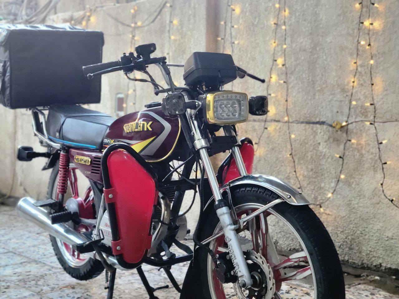 سلام عليكم دراجه ايراني سيفان 5 كير شغاله سلف هندر كامله مابيها اي نقص كهربائيات كلها شغاله غراضها كلها جدد مسويلها ادامه سعرها 550  مكاني بغداد الشعب 
رقم الهاتف ***********
