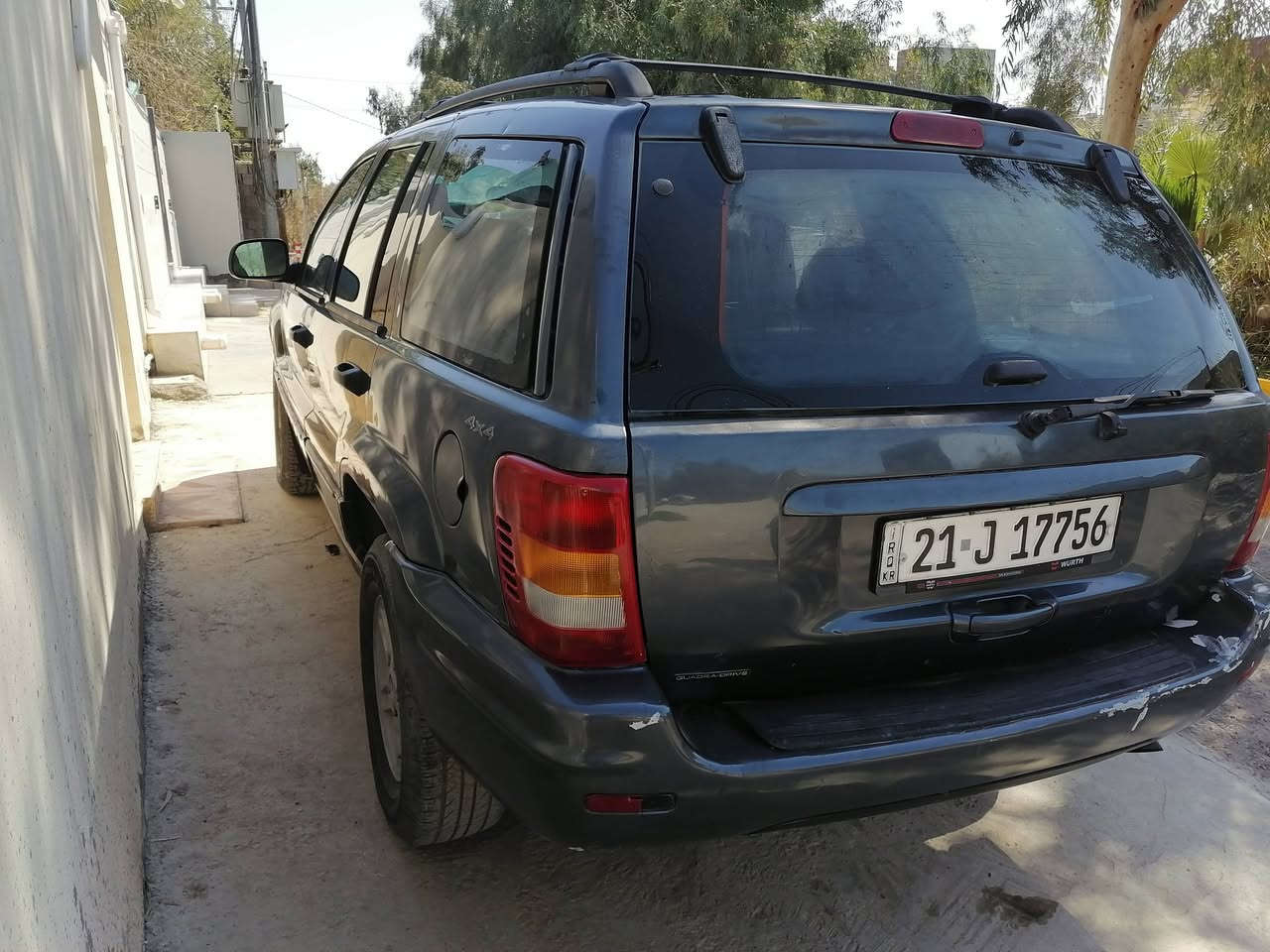 جيب شيروكي رقم سليمانيه سنويه جديده هزه جديده بيها كوبون بانزين كير ومحرك بطهvvt سياره حلوه وجاهزه شرط التحويل والوكاله سعرها ٦٥وبيها مجال عنواني ديالى خانقين ***********
