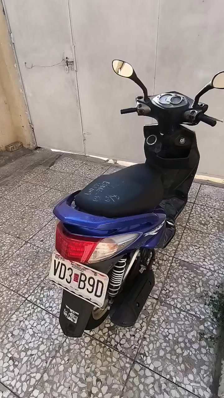 سلام عليكم شباب دراجه سكنس فحل للبيع رمبه ختم متطابق كلهه نوزل الدراجه  سعرهه مليون  ومئتين  وبيهه مجال مكان بغداد شارع الكهرباء


**إذا كنت صاحب هذا الإعلان وتريد حذفه لأي سبب، رجاءا أرسل رسالة إلى الدعم الفني**