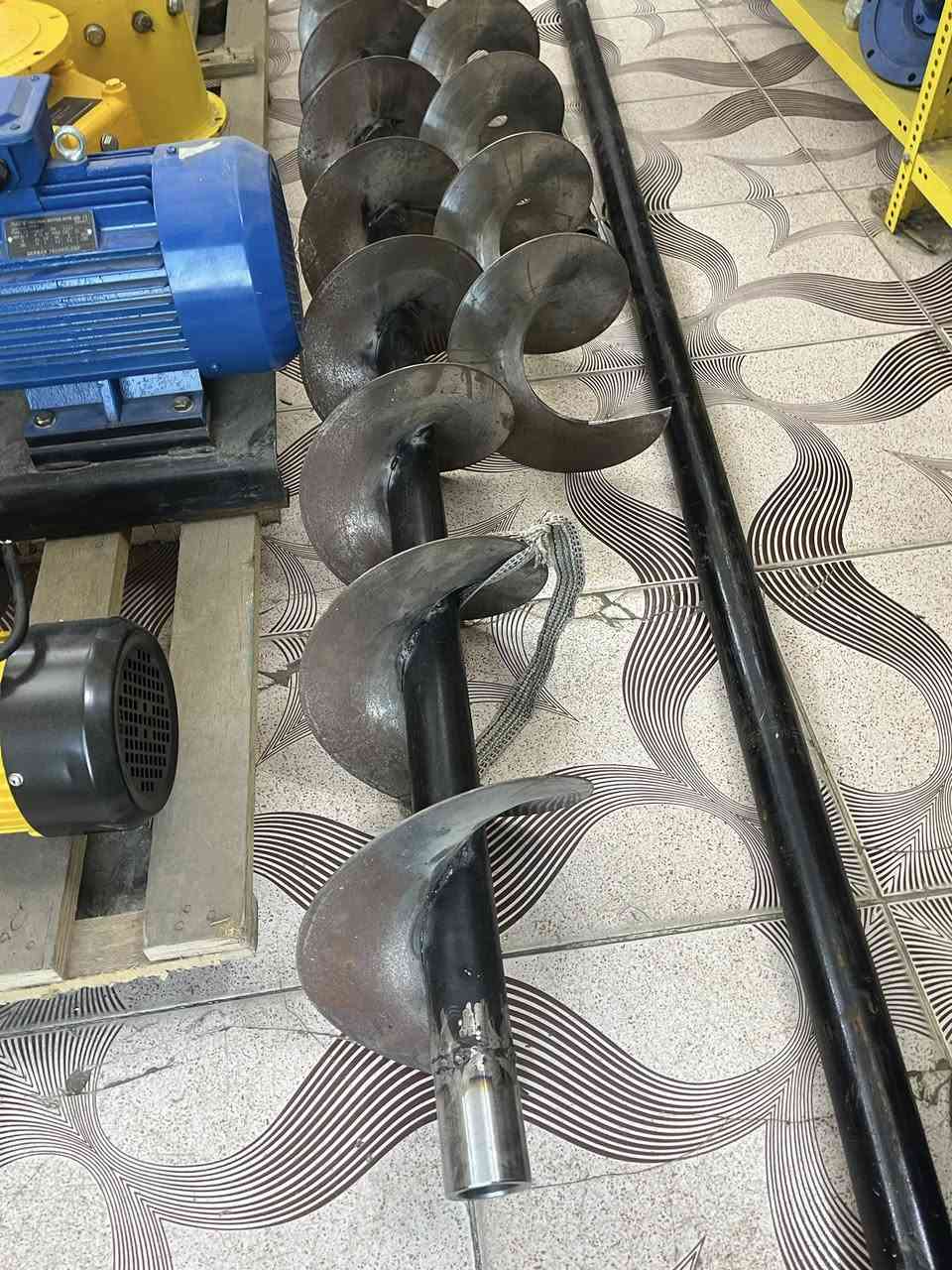 يعلن محلات المستقبل عن عمل سكرو وتصليح كافه براين أسمنت بجميع القياسات 
السكرو تركي سميك 
ضمان سنه عمل 
عنوان باب الشيخ مقابل المركز 
للاستفسار اتصال ***********-***********
او على واتساب ***********-***********
