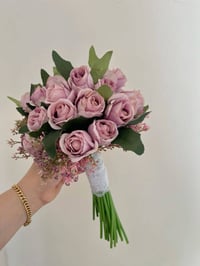 مسكه تخرج وخطوبه يتوفر حسب طلب يوجد خدمة توصيل بغداد والمحافضة 0772337...