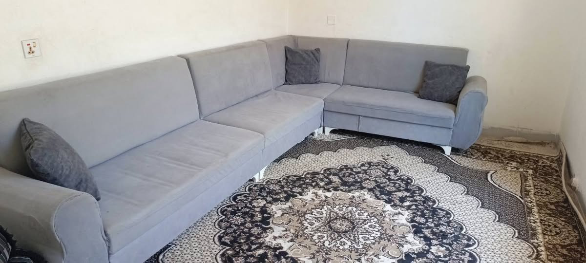کەوانتەروسنگ تەختە
مێزی نان خواردن 
قەنەفەی L
لەسلێمانی
سعری هەرسێکیان 200هەزار
*********** السليمانية, العراق
