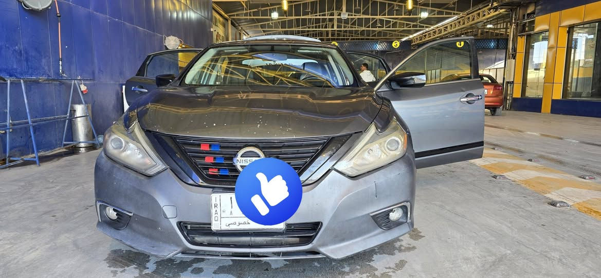 السلام عليكم التيما 2018 
فئة SR MIDNIGHT نفطي
رقم كركوك مشروع وطني 
المواصفات
شفتات
تحكم ستيرن 
كشنات كهرباء 
شاشة جبيرة
رادرا مثبت سرعة
كشنات هيتر
كشنات جلد
تشغيل عن بعد 
السيارة عليها ادمة كاملة
دهن كير وبلكات ونوزلات كامل 
وشادلها براد كير 
ماشية ١٩٠ كيلو متر 
الضرر ٤ قطع بدون دواخل 
98$ مجال بسيط 
مكان تكريت 
***********
