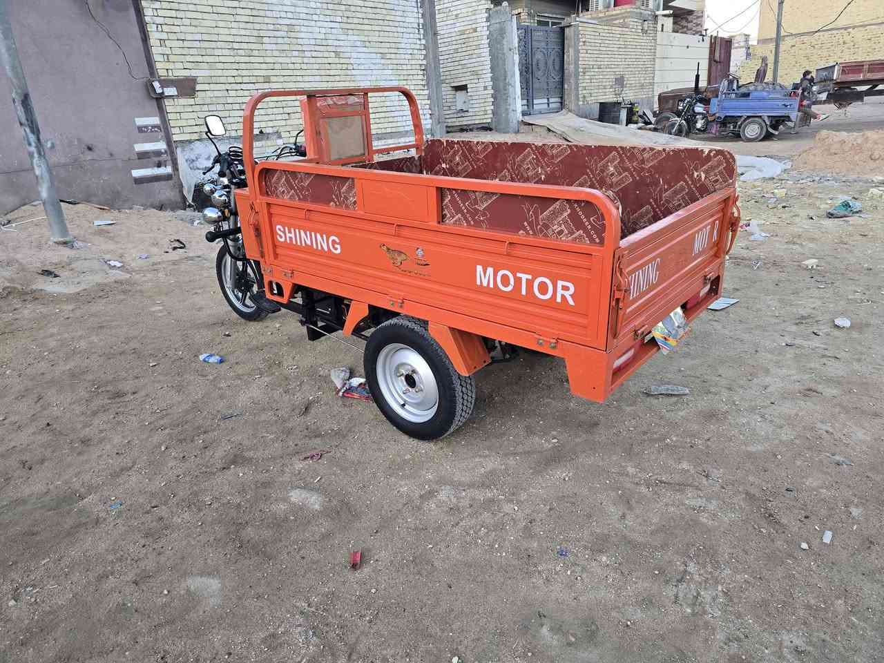 ستوته جديده موديل ٢٣ كفاله عامه شاصي اوراق مكينه طالعه ٢٥ ستوته جديده شرط الفحص  المكان كربلاء الستوته كربلائيه مكتب حسين باسمي من الوكيل  السعر2550 وبيهه مجال بسيط ***********
