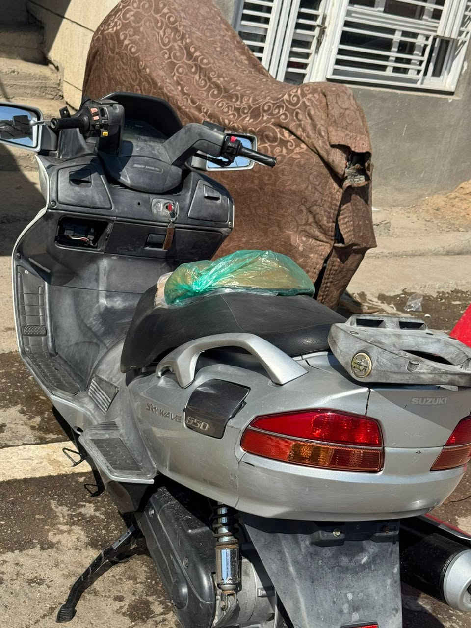 السلام عليكم تفصيخ شتريد  جوا السوك مكاني بغداد الدوره توصيل ماكو الكير ابو ربع كفراته سعرهن ب 100 هن والسوادات توربين ب 100 واذا تريدها شلع ب 350, كوم حديد هذا رقمي ***********
