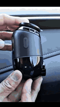 كاميرا داش 70mai 4K Omni HDR Set هي كاميرا سيارة متطورة توفر تسجيل فيديو عالي الدقة بزاوية 360 درجة، وميزات أمان متقدمة، واتصالاً ذكياً. 
المواصفات والميزات الرئيسية
جودة الفيديو: تسجل الكاميرا الأمامية بدقة 4K (3840x2160P) بمعدل 60 إطارًا في الثانية، بينما تسجل الكاميرا الخلفية (المتضمنة في الطقم) بدقة 1080P.
مستشعر الصورة: تستخدم الكاميرا الأمامية مستشعر Sony STARVIS 2 IMX678 والخلفية IMX662، وكلاهما يدعم تقنية HDR لرؤية ليلية فائقة وصور واضحة ومتوازنة في جميع ظروف الإضاءة.
التغطية الشاملة: بفضل تصميمها القابل للدوران 360 درجة، توفر الكاميرا تغطية كاملة بزاوية رؤية واسعة تبلغ 146 درجة، مما يزيل النقاط العمياء تقريباً.
ميزات الذكاء الاصطناعي والأمان:
وضع ركن السيارة على مدار 24 ساعة: يوفر كشفًا للتصادمات وكشف الحركة بالذكاء الاصطناعي لتوفير حماية مستمرة للسيارة عند ركنها (يتطلب مجموعة الأسلاك الصلبة UP04 التي تُباع بشكل منفصل).
نظام مساعدة السائق المتقدم (ADAS): يتضمن تنبيهات للمغادرة عن المسار، والاصطدام الأمامي، وغيرها لتعزيز السلامة أثناء القيادة.
التحكم الصوتي: يتيح إصدار أوامر صوتية بسيطة دون استخدام اليدين لتشغيل الكاميرا.
الاتصال:
Wi-Fi 6 (5GHz): يوفر سرعات نقل فيديو فائقة السرعة إلى تطبيق الهاتف المحمول.
اتصال 4G عن بعد: يتيح إمكانية تتبع الموقع في الوقت الفعلي والبث المباشر والتنبيهات عن بعد (يتطلب مجموعة الأسلاك الصلبة UP04 التي تُباع بشكل منفصل).
التخزين: يتضمن الطقم بطاقة Micro SD بسعة 128 جيجابايت.
السعر ٢٣٠ الف


**إذا كنت صاحب هذا الإعلان وتريد حذفه لأي سبب، رجاءا أرسل رسالة إلى الدعم الفني**