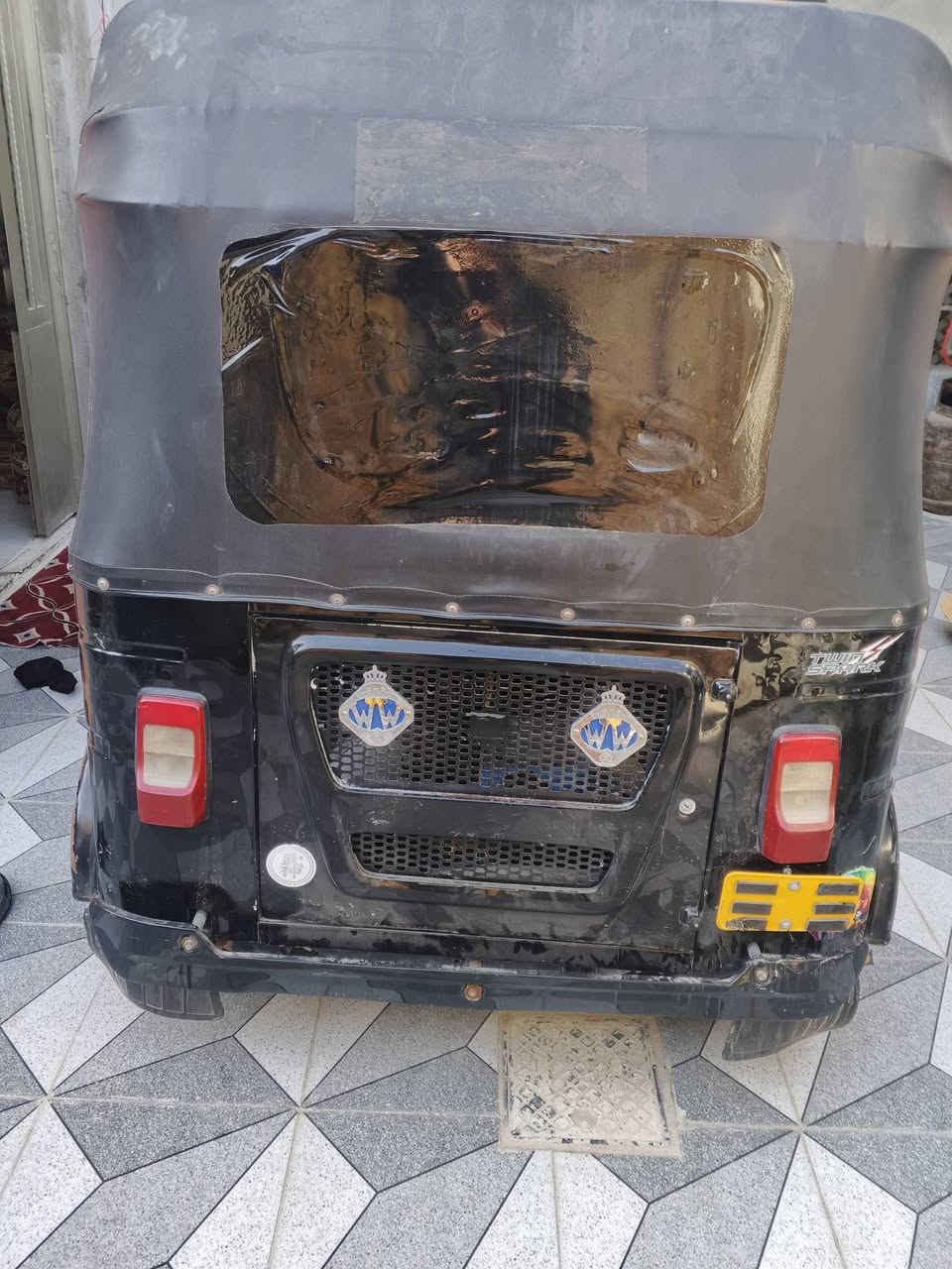 السلام عليكم تكتك 2022 شهر 9 اوراق كفاله ما عدى رصعات بسيطه سعر 7 ونص وبيه مجال مكان رفاعي هاتف ***********
