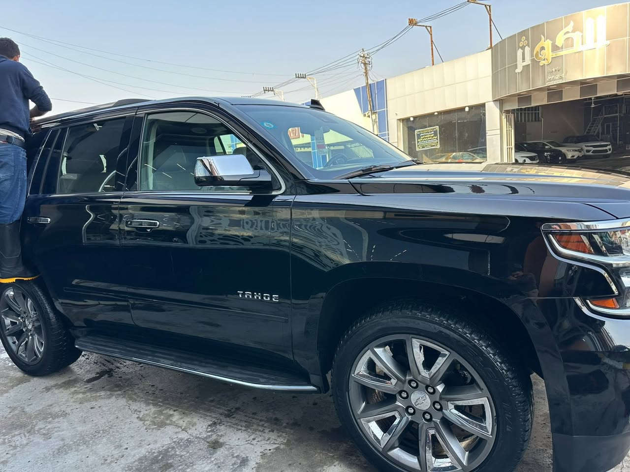 تحيه طيبه الاخوه الأعزاء تاهو ١٥ vip فول موصفات للاخير وارد أمريكي بدون ايرباك السياره جديده جدا مو نضيفه ماشيه ٩٩ حادثه باب ونص وبدله اصلي وكلير بنيد بدون ضربه ولا طخه رقم بغداد الجديد ابسمي مكانها بغداد العامريه او البياع السعر ٣٢٦ قفل 
***********
