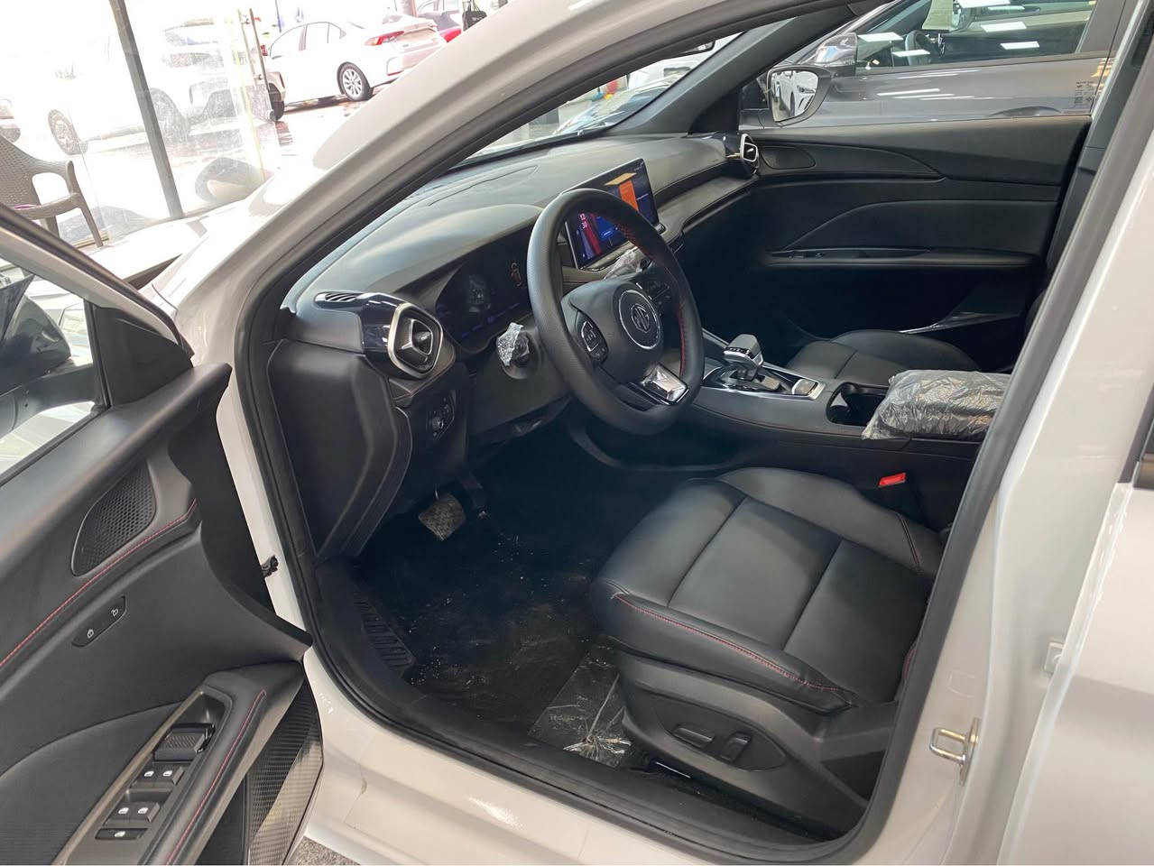 ئێم جی  MG GT 2025 Sport تۆڕبۆ
تەنیا ٨ هەزار ڕۆیشتووە.هیچی نی یە.
فول مواصفات.مەکینە 1.5 تۆڕبۆ بەصمة. 
سلاید.برێك.کارەبایی.پێنج كامیرا. حساس
ئاوێنەشەفت.کوشین جلدو کارەبایی.گێڕماوس. 
مكان : أربيل.   ١٠٠ متری معرض تۆپ کارس.
سعر  139ورقە.   موبایل   *********** أربيل, العراق
