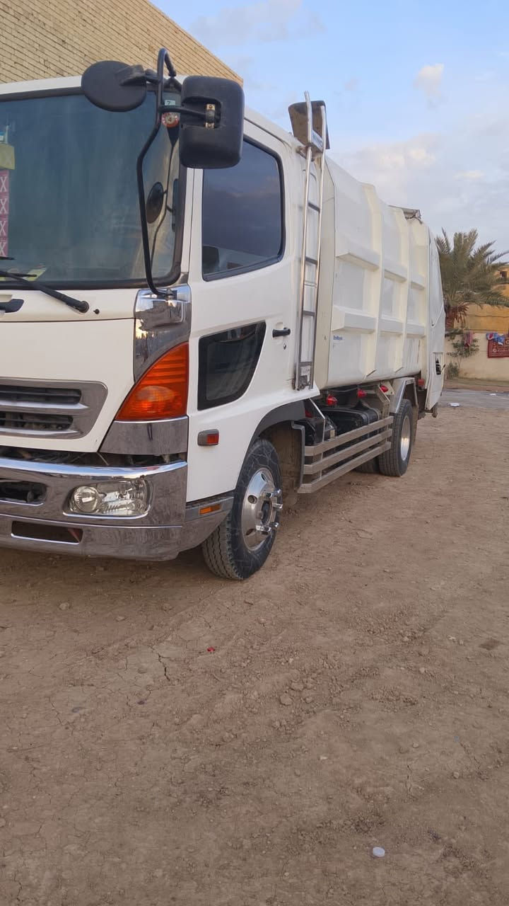 سلام عليكم كابسه 10مكعب 
موديل 2003 80 فول عادي 6سلندر
مكفوله كفاله عامه السعر 290$ 
*********** العنوان بغداد السياحي
