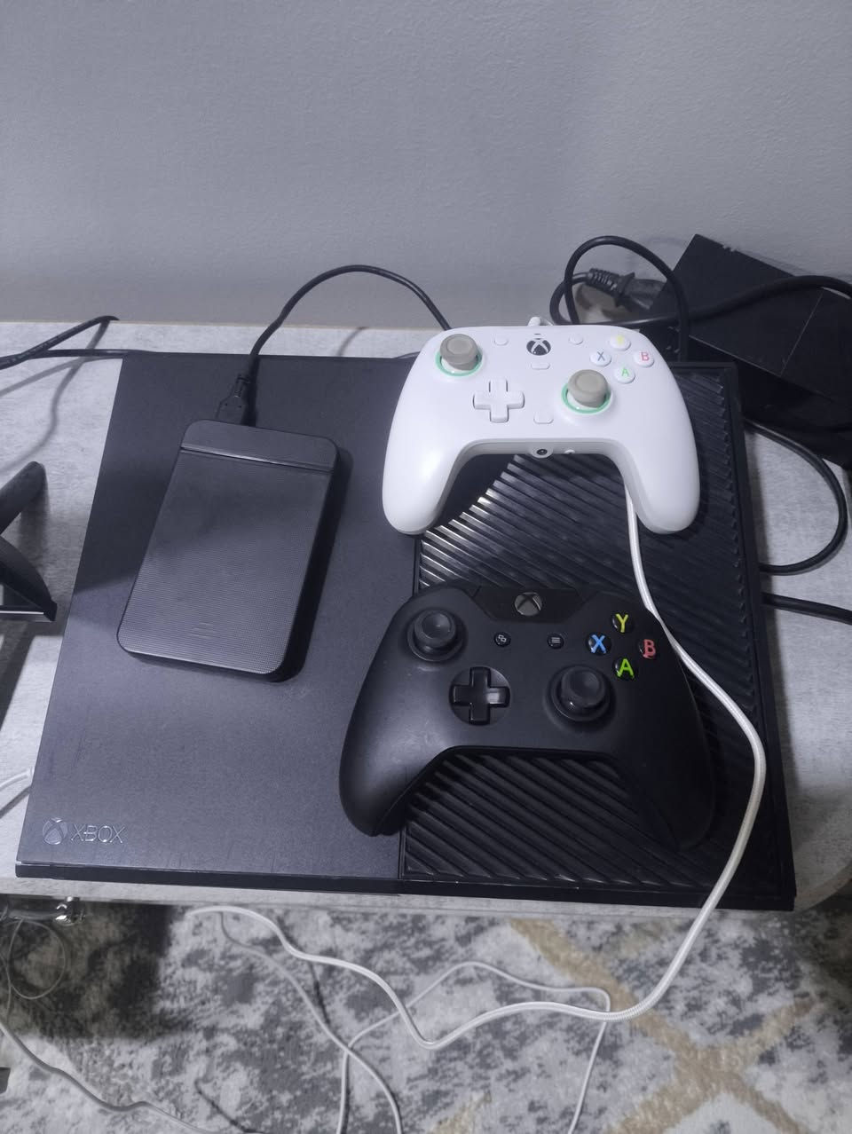 اكسبوكس ون نضيف + 2 يدات يشتغلون ووياه شاحنه باتري يعني ميحتاج تشتري باتري جديد فقط تشحنه+ هارد خارجي 1 تيرا 
210 الف قفل
مكاني كركوك


**إذا كنت صاحب هذا الإعلان وتريد حذفه لأي سبب، رجاءا أرسل رسالة إلى الدعم الفني**