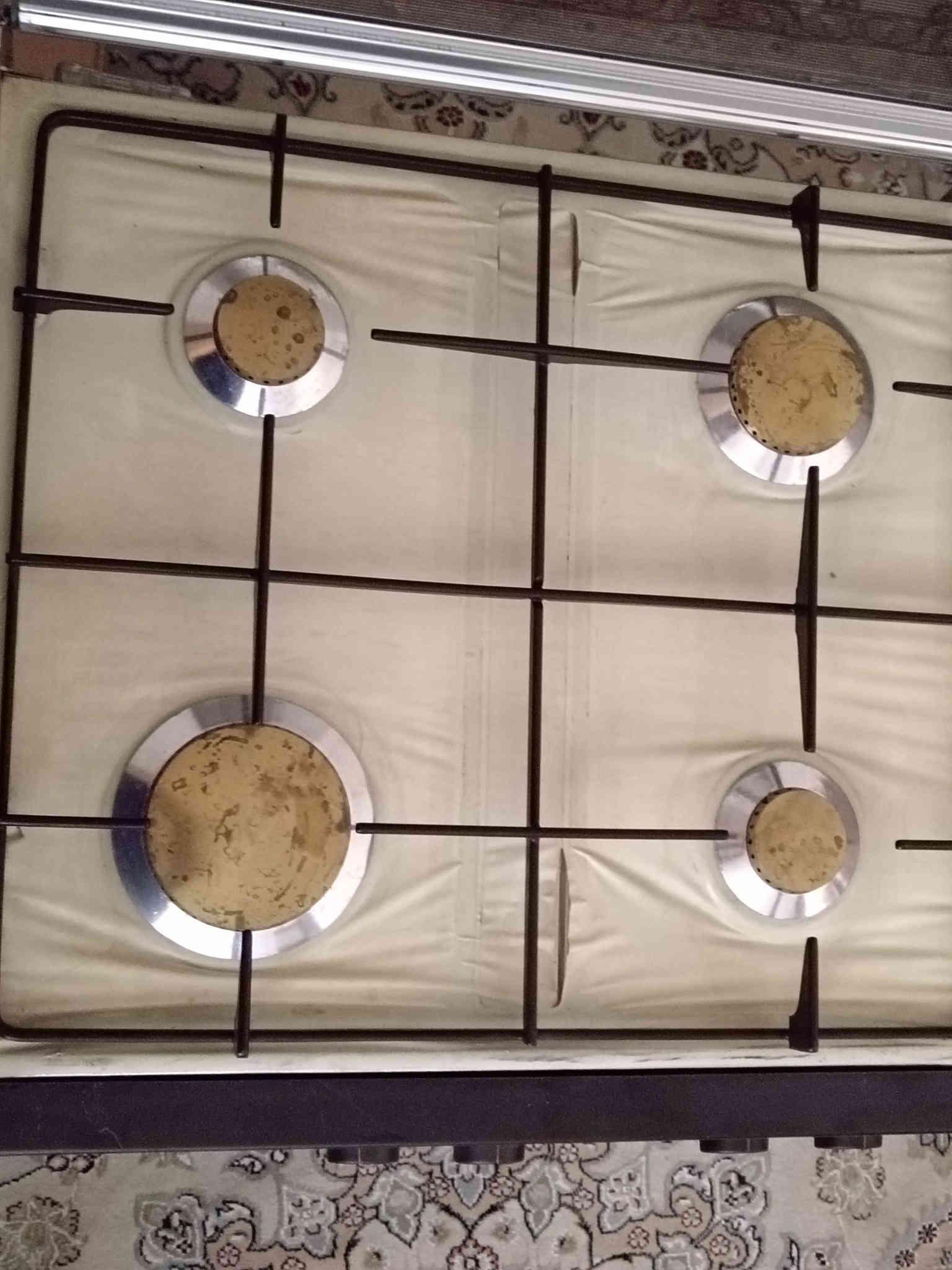 السلام عليكم طباخ عشتار منضدي جديد غير مستخدم للبيع مكاني الصليخ الاتصال ***********
