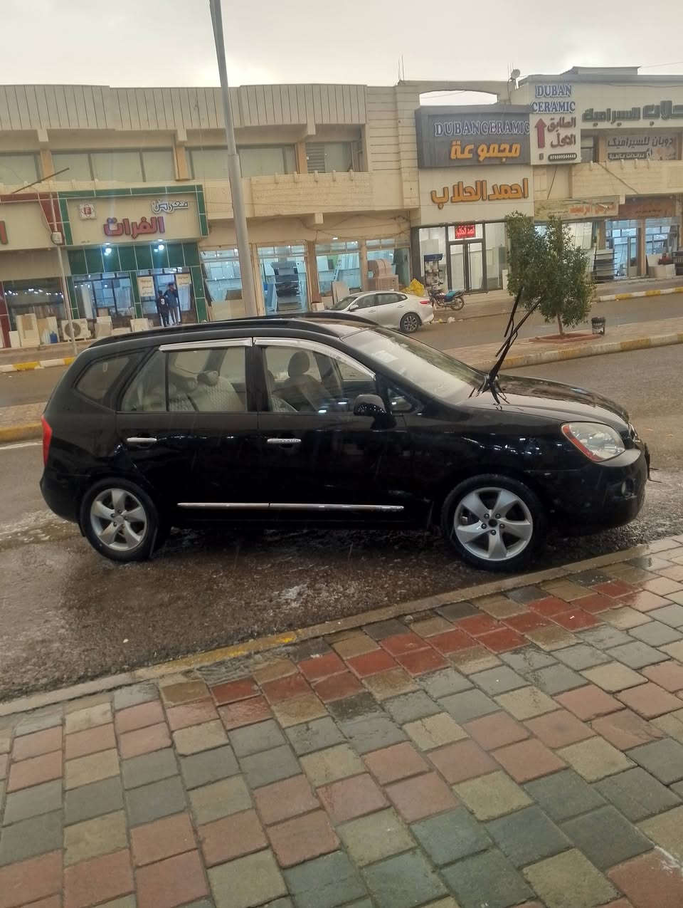 كيا رندو2007 5راكب سليمانيه تحويل ثاني يوم محرك 6سلندر2700 بيها صبغ قطعتين باب وجاملغ خلفي للبيع او مراوس حسب القناعه 
السعر ٩٥ وبيها مجال
***********
