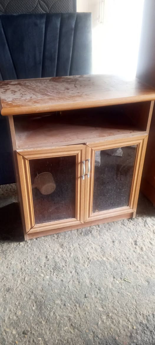 اغراض للبيع كل واحد بسعر ***********
