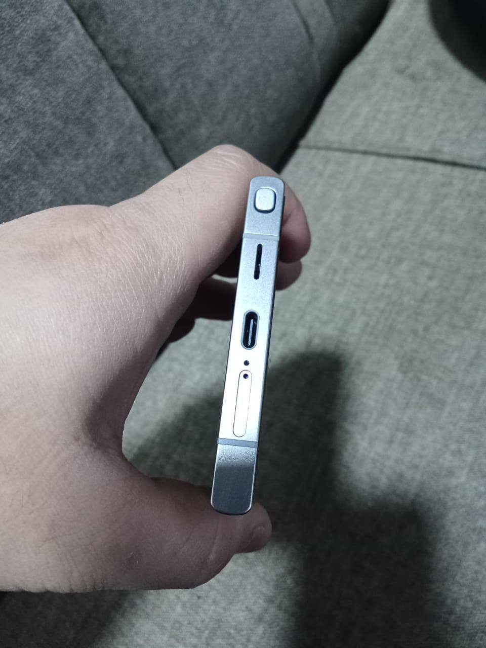 سامسونك S24 الترا نضافته 100% شخطه مابي لحد يكسر بي 950 وبي مجال بسيط مكاني موصل شراي يتفضل خاص او يتصل***********
