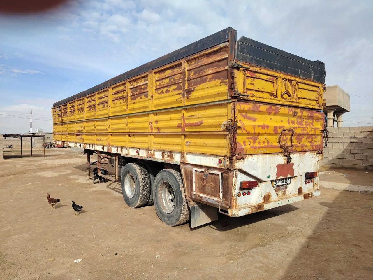 اسلام عليكم عربانه للبيع العنوان مفرق الشرقاط طريق بغداد مكلف بالنشر رقم صاحب العربانه ***********
