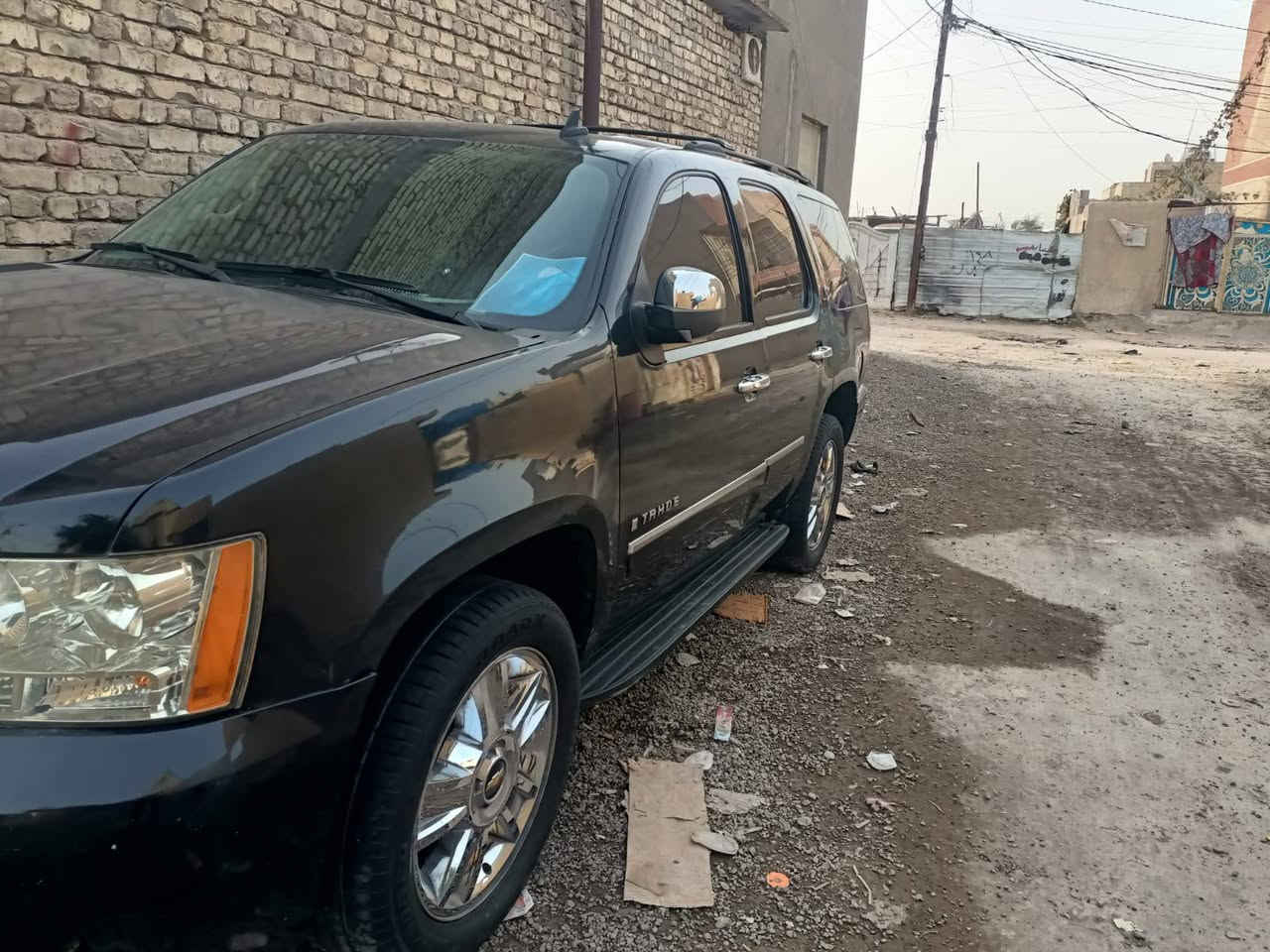 سلام عليكم سياره تاهو للبيع موديل 10 العنوان بغداد العبيدي الرقم ***********
