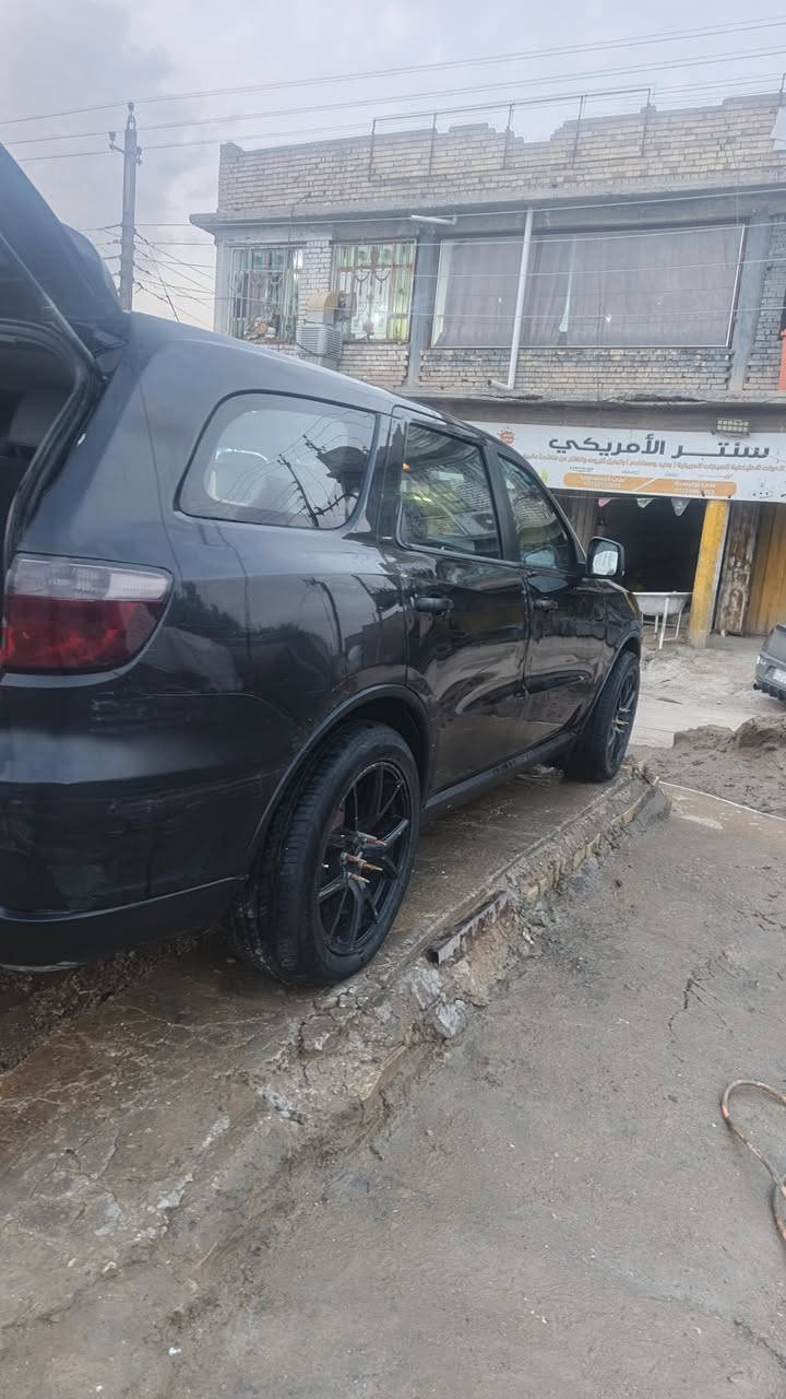 السلام عليكم سيارة دوج دورنكو موديل2013سنويه باسمي بيها حادث من امريكا جاملغ أمامي وباب أيمن صوره حادث سقوط قمريه عليها وموضح مقطع الفيديو وسعرها ١٤٠وبيها مجال وترهم مرواس أوباما إلا تصال ***********
فول مواصفات عليهه تزويد سلايت روف سستم صوت كشنات تدفه تبريد جلد أسود تخم تاير جديد أضافه عليهه رياضي عليهه تزويد سبيسر كاكات صالصنه بلادي زرع عدسات زنون متغير ألوان سياره مزوعه الأخير مكينه كير حداديه جديده تبريد كله كفاله مكينه 5/700 رادار جانبي اشاره بل مري خالد مطلك المسعودي
