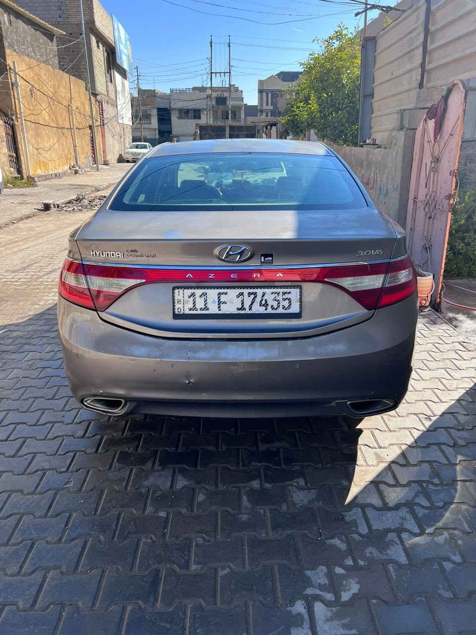 للبيع او مراوس هونداي ازيرة لون ذهبي موديل ١٢ خليجي مكفوله من الصبغ اوضربه فقط جراد رقم بغداد بأسمي السونار مرفق السعر ١١٥ اوبيها مجال العنوان بغداد المحمودية رقم الهاتف ***********
