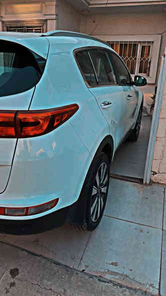 لايتات امامية عدسات ,بلاجكتور،ليزرضباب،لايتات خلفيةليد،مرايات كهربائية .كشن نص جلد،داخل مشمشي،تبريدمركزي،ستيرن فوليوم،تحديدسرعة،عدادنص الكتروني،جامات كهرباتيةاوتو،كيراوتوماتيك وعادي.ثلاث مودات قيادة،ست ايرباكات ،ححساسات خلفيةواماميةوصفحات،مرايةوسط ضد فول،ماشي ٣٤الف سفرشكة ماشي ٤الف ماشي بعدضمان شركة ثاني يد خمس يمنا سنوي باسمنا شرط تحويل ،بدون صبغ كلشي بشرط ،تاخم تايرات جديد وباتري جديد ويل ويدات نيكل،كاميرات خلفية،كوشات مال كوشن سائق كهربائي،بخاخ تنضيف لايتات امامية،ارم ريست،سيارة نايم بل گراج.لايته كاني بيشه وه ي عدسه يه ، بلاجكتور،ليزري ته م ، ئا وينه ي كارباي له گه ل سويج دا اخري و به كاربي ريك اخريت ، كوشن نيو جلد و ناو قيسي ، ٣ مودي ليخورين ،حساسي بيشو دواو لاكان ، ئا وينه ي ناوراست دزه فوله ،تبريد مركزي ،گير اوتوماتيك و عادي ،ويلو يدي نيكل و ويله جوانه كه ي بي الين له سبورتاجا،فوليومي سه ر سوكان و تحديد سورعه ، وناو گيجي نيو الكتروني ، سلري شريكه ي كيا دووه م دسه وتا ايسته ٤٠٠٠ دواي زمان روشتوه به ناو خومانه و بشرتي تحويل بوياخي نيه و هه موو شتيكي به شه رت شوخت ،تعديلهه موو شتيك هيجي نيه ،تاخمي تاييه ي تازه ي له زيره ، باتري تازه ،سه ياره كه له گه راج خه وتووه و به كارهيناني روزانه ي نييه ،ارم ريستي دواوه ي هه يه سكه ط ناوسنوق هه موو ادواتي خوي وك خوي ماوه ،جام كرباو اوتو ،گوشه ي كوشني سايق كربايه ،كاميراي دواوه ،گيرو مكينه ي وسفي ناويت سياره كه سفره.بخاخي لايت خاوين كردنه وه .فول بس بصمه و سلايد نييه.***********
