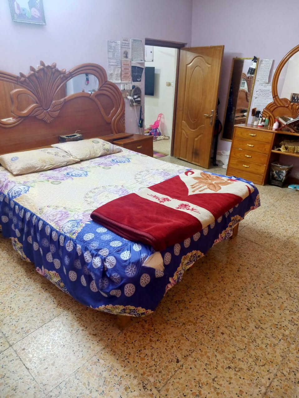 بيت للبيع 
الموقع : محموديه حي العسكري (حي ١٨)
فرصة مميزة لأمتلاك بيت سكني بمساحة ١٦٠ متر مربع ، طابق واحد مناسب للعائلة وجاهز للسكن .
مواصفات البيت :
غرفة نوم 
غرفة استقبال
مطبخ
حولي 
صحيات مشترك داخلي 
صحيات خارجي
بيتونه 
غرفة في السطح
حديقة 
ولتفاصيل اكثر تابعوا الفيدوهات والصور .

السعر الاتصال على الهاتف 
***********
