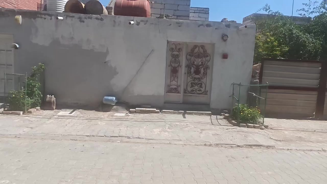 سعر البيت الواحد 110 وبي مجال 

تواصل: ***********
