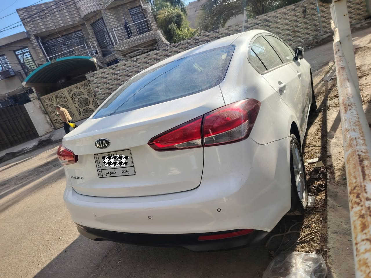 كيا سيراتو 2017 خليجيه الدوليه..
مكفوله من الصبغ والتبديل والفتح..
نص موصفات..
محرك 1600 دوش كفاله..
ماشيه 80 الف..
مري شفط..
البجم لد نهاري..
تبريد خلفي امامي..
خمسه ويل كب والسبير منازل
شفتات ستيرن.. مال كير ترجع نمر بل الدركه..
تخم تاير جديد بيه..
محرك وكير وتبريد كفاله ممفتوح بيه برغي حتى مي الاخضر مال الشركه..
ترايه مال جديد..
حساس خلفي امامي..
للجنايه فقط الي يدور جديد..
السياره من الزيرو على ايدينا..
وجاهزه للاخير..
ملاحظه السياره بيه شبر تعديل بارد الباب خلف السايق حلو بدون شخط فقط تعديل.. وين ميعجبك افحص 
مكاني بغداد الكرخ حي الجهاد.
الشراي الجناي يتصل وبل الخدمه
هذه رقمي ***********..
