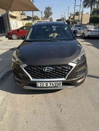 توسان ٢٠٢٠ للبيع واارد امريكي  سيارة ماشية ٤٨ الف ميل حادثها صندوق خلف...