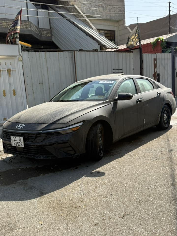 السلام عليكم ورحمة الله 
النترا 2025 
الون اسود متغير 
فول واحد على واحد من عده كشنات جلد 
 مواصفاتها 
- بصمة تشغيل ابواب وصندوك
- فتحة سقف ( سلايد روف ) 
- محرك 2000 Doch دوش بانزين
 - كاميرا 360 درجه 
-تبريد منفصل
- رادارات 360 درجة ( امامي جانبي خلفي ) 
- التحذير عند فتح الباب 
-رجاج ستيرن عند تحذير الرادار الامامي
- تحكم ستيرن 4 جهات 
- 3 وضعيات قيادة  
- مثبت سرعة ذكي ( التحذير عند مغادرة المسار )
‏- Auto Hold التوقف لفترات قصيرة
- سايد بريك بصمة 
-شاشة بلازمة حجم كبير لمس تدعم نظام الابل كار بلي والاندرويد اوتو و خرائط GPS  
-شحن واير ليس 
-تشغيل عن بعُد 
-اضواء ترحيب عند الاقتراب 
- مازدات لد نهاري + زنون  
-لد خلفي
-نقط عمياء في المري الجانبية
-تدفئة بالكشنات
-لد متغير 7 الوان بالدشبول 
-كير اوتماتيك و S 
-تحديد مسار وقيادة ذاتية
- رادار امامي 
- مانع انزلاق 
- سياره بعد احلى من الصور
-رقم بغداد باسمي 
-دوشمة عام من كشنات سفاري كاملة مكملة 
السعر 175 $ قفل 
-رقم الهاتف ⬇️

‏ ‭***********‬
مكان السياره : بغداد الامين الثانية 

ضرر موضح بالصور السياره كلها ليبل واحد بدون تبديل صبغ فقط مكان كتابة(  ELANTRA ) الباقي  كفاله عامه من التبديل والصبغ وكفالة جميع الايرباكات
