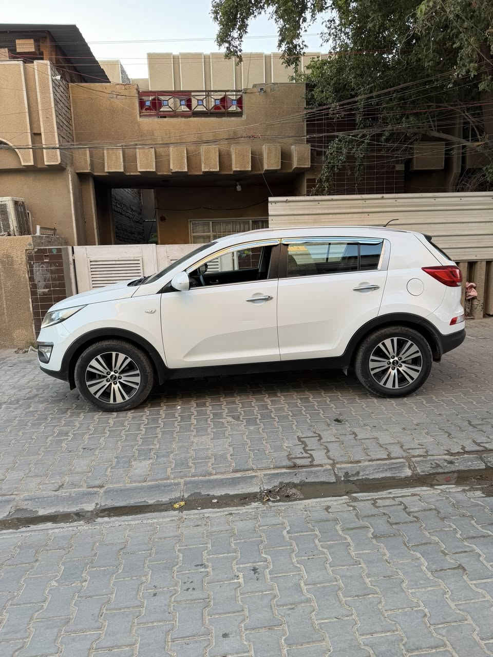 كيا سبورتج 2015 خليجي بدون صبغ
ماشيه 115 الف كيلو
سيارة مكفوله فقط بارد بسيط بچاملغ خلفي 
ويل كب كامره خلفيه مرايه ذكيه 
جلد
كفاله عامه 
محرك 2000 
رقم جديد 
باسمي سيارة 
سعرها 158ورقه 
رقمي :
***********
