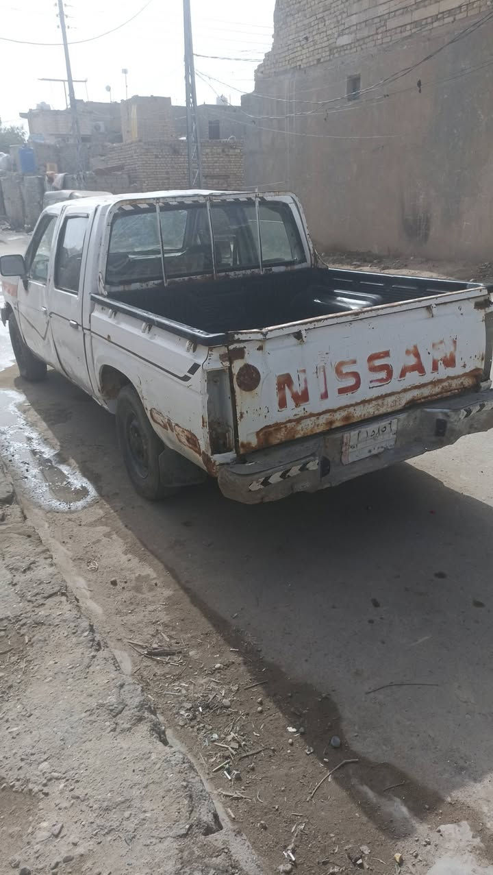 نيسان دبل قماره موديل 1992مكينه تبخير قليل سنويه عظم عاج صاقطه  راعيها من ناصريه بس ماندله ب 12 ورقه المكان ميسان وبيها مجال قليل  ***********مكلف بل نشر رقم صحابه
***********
