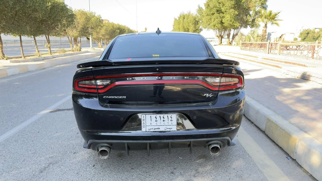 السلام عليكم 
دوج جارجر RT
2016
المحرك. 8سلندر  5.700
المسافة المقطوعه.124 الف كم 
المواصفات
بصمه
شاشه كبيره وكامره دواره 
تحكمات ستيرن
‏Sport
شفتات بالستيرن
كشنات كهرباء تدفئه وتبريد
كرسي خزن
كشنات جلد
تدفئة كشنات وستيرن
تشغيل عن بعد
وبعد مواصفات اكثر
السياره بيها حادث جاملغ ايسر بدون ايرباكات كلهن سليمات مثل ما موضح بالصوره..  نضيفه السياره وما متعوبه .. 
والسياره حره و الرقم مميز
مكان السياره / ميسان - العماره 
السعر ١٩٠$
للاستفسار ***********
