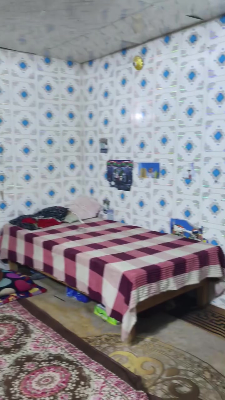 السلام عليكم دار للبيع ب الزعفرانيه  مجمع الطاقة مقابيل سوق الهوى صاير بضهر الشقق مكانه كلش مرتب وجيرانه كلهه ناس محترمه وموضفين وهدوء امان كلشي قريب عليك المولد بعد بيتين عنك السوك  قريب ومنتزهات كلش قريبه عل بيت ومكانه كلش حلو علة شارع تبليط ومرتب البيت تجاوز مساحتة 70 متر بي غرفة ومطبخ وصاله وحمام داخلي البيت جدران جينكو مغلف ب ديكور السعر وبي 13مجال بصيط ***********

